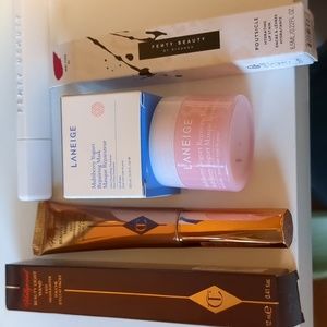 Charlotte Tilbury beauty light wand easy highlighter spotlight Fenty lip stain